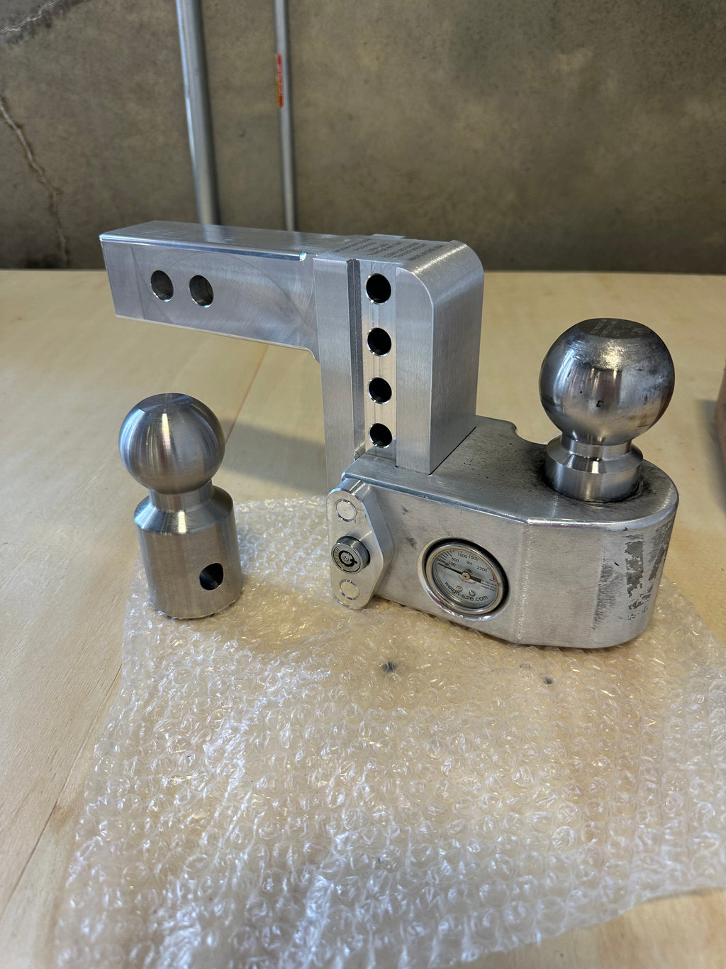 Factory Seconds Aluminum Weigh Safe Adjustable Hitch Version One